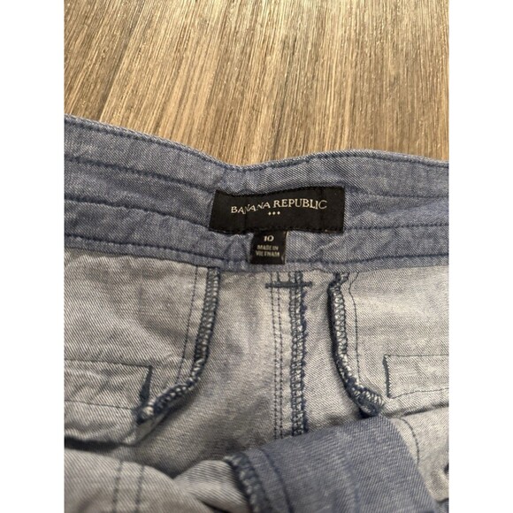 Banana Republic Women's Lightweight Denim Shorts‎ in Blue - Size 10 100% Cotton - Picture 7 of 10
